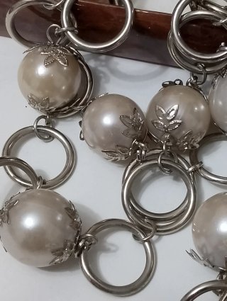 Collana con sfere enormi lunga 150 cm