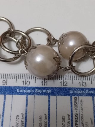 Collana con sfere enormi lunga 150 cm