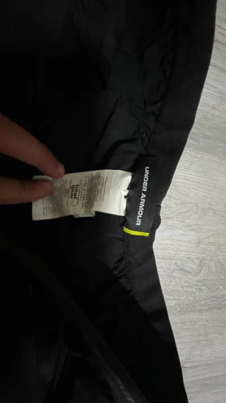 Pantalón chándal Under Armour negro