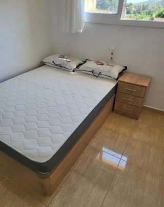 Canapé y colchón de 135x190 en liquidación