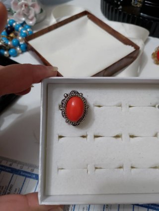 Anello vintage con camera segreta