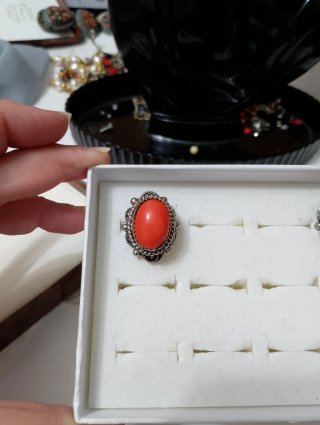 Anello vintage con camera segreta