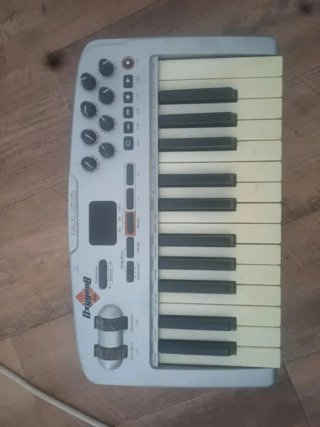 Teclado MIDI Oxygen 8