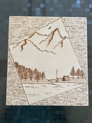 Tavola in legno pirografata paesaggio montagna
