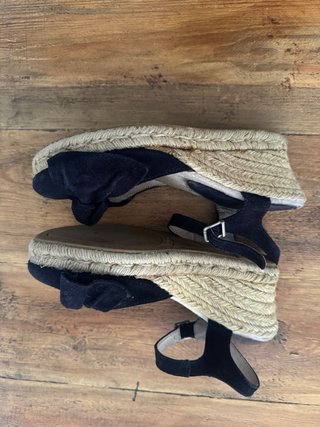 Sandalias de piel negras y beige
