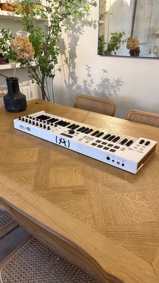 Teclado MIDI Arturia Keylab 49 Essential