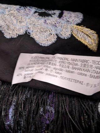 Vestido Zara T. M con bordado y flecos
