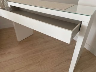 Tocador/Escritorio Ikea Malm Blanco y Cristal