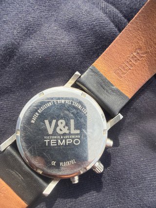 Reloj V&L Negro y Plateado