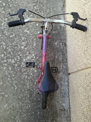 Bicicleta infantil morada y rosa