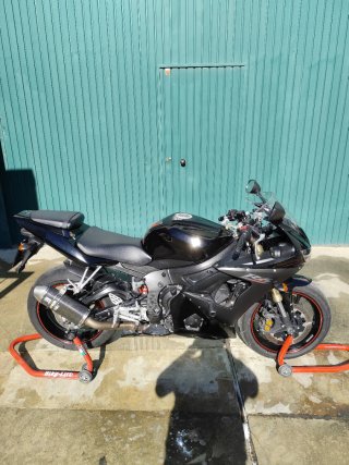 Yamaha YZF R6 Negra