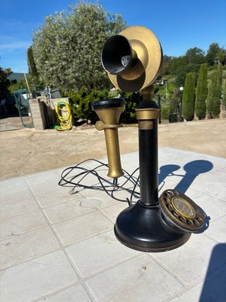 Telefono antico da collezione