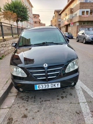 Ssangyong rodius