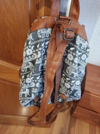 Mochila tela elefantes y flores