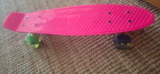 Patinete infantil rosa fucsia nuevo con luces