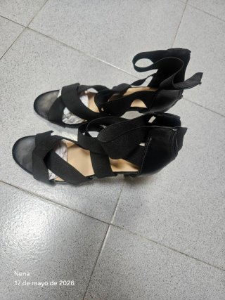 Sandalias de tacón alto negras