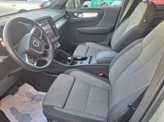 Volvo XC40 2025