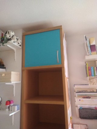 Cama con cajones y mueble auxiliar