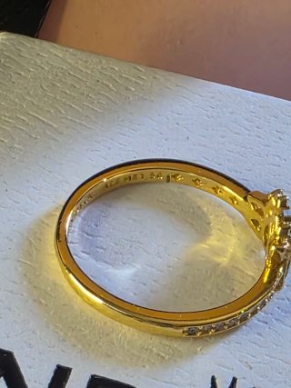 Anillo Pandora Tiara Disney Oro y Peridoto