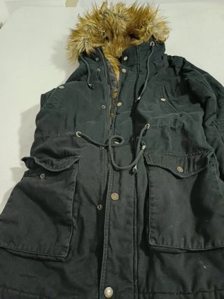 Chaqueta de hombre con capucha