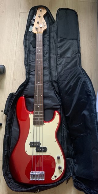 Squier P-Bass by Fender Rojo + Funda