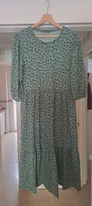 Vestido Zara verde estampado floral talla S