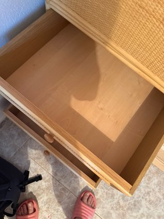 Armario de mimbre y madera