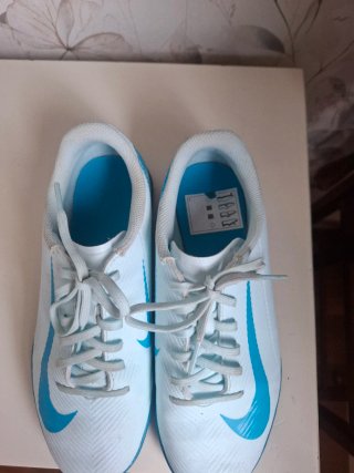 Zapatillas Fútbol Nike Azul y Blanco