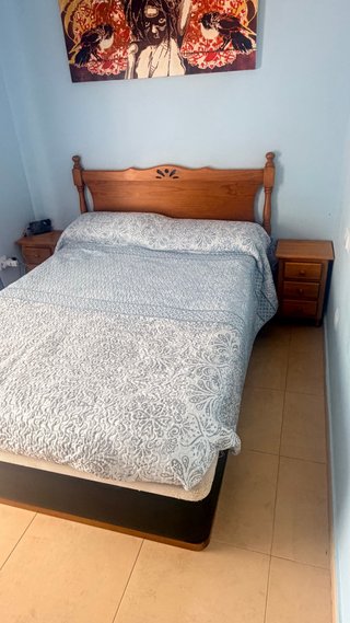 Juego de mesitas y cabezal de madera