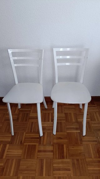 Juego de 2 Sillas Blancas