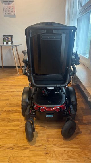 Silla de ruedas eléctrica con joystick