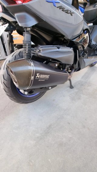 Yamaha XMAX 400 - Negro/Azul
