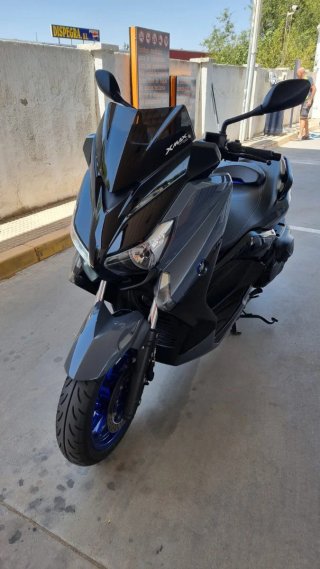 Yamaha XMAX 400 - Negro/Azul