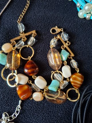 Lote Bisutería Collares y Pulseras