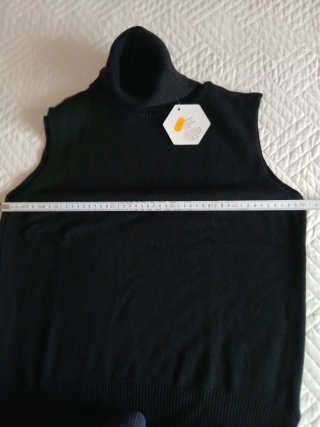 Jersey cuello alto sin mangas negro talla única