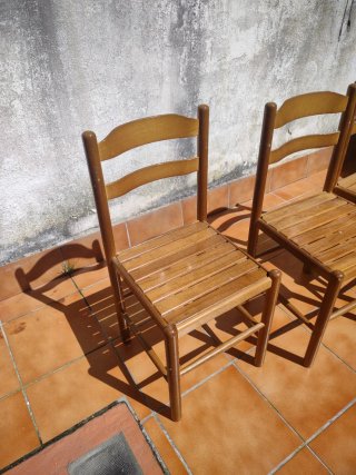 3 Sillas de Madera Marrones