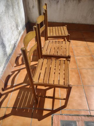 3 Sillas de Madera Marrones