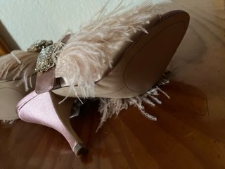 Mules Zara pedrería plumas rosa talla 36
