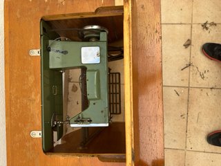 Máquina de coser antigua SIGMA con mueble y pedal