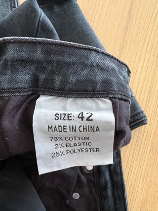 Pantalones rotos chico