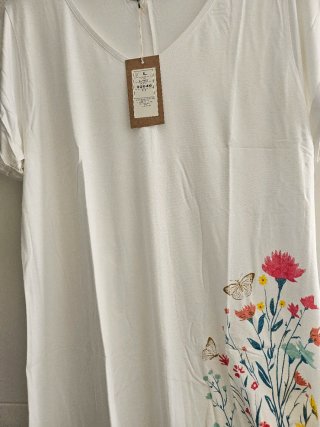 Camiseta blanca flores L