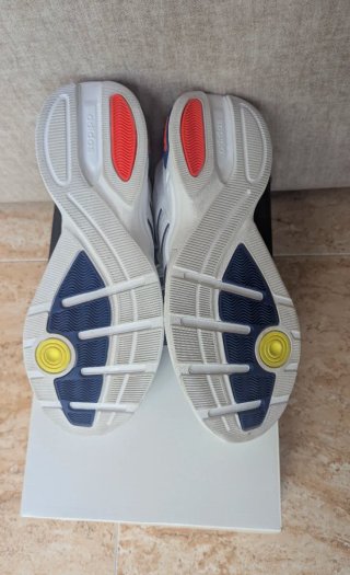 Zapatillas Adidas Talla 44.5 Blancas y Azules