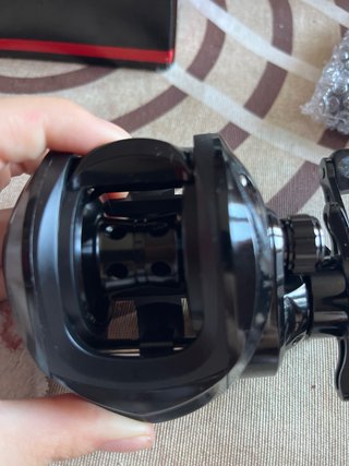 Carrete de pesca Baitcasting Negro