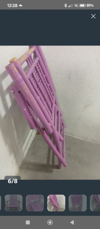 Silla mecedora de bambú color rosa