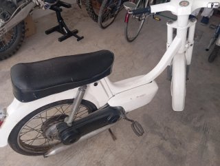 Vespino GL blanca con papeles