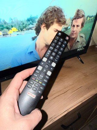 Smart TV Thomson Negra 32”