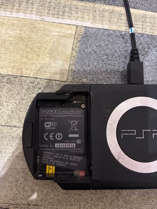 PSP Sony Negra con cargador
