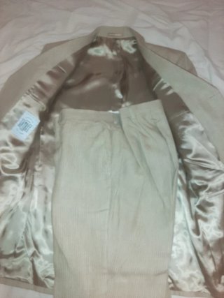 Traje de lino beige