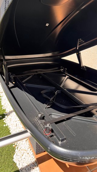 Portaequipajes Thule Ocean 80 con Barras