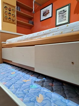 Cama nido con armario rinconero